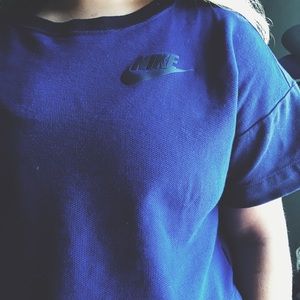Red Tag Vintage Nike Spellout Crop